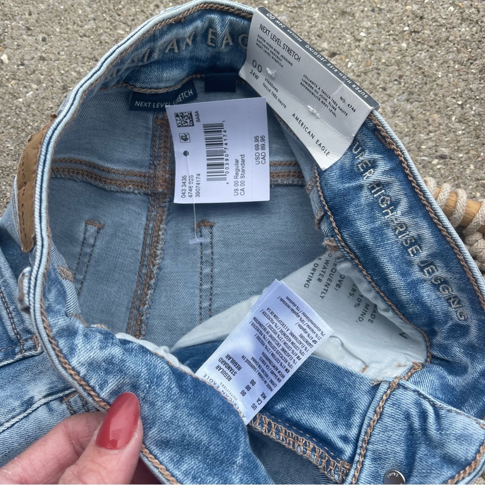 NWT American Eagle High Rise Distressed Jeans Size 00 - Picture 4 of 7